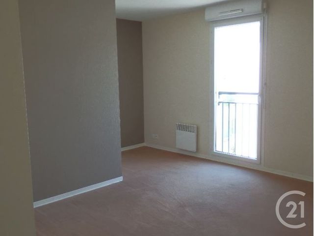 Afficher la photo en grand Appartement F3 à vendre - 3 pièces - 60.0 m2 - ST NAZAIRE - 44 - PAYS-DE-LOIRE - Century 21 By Ouest