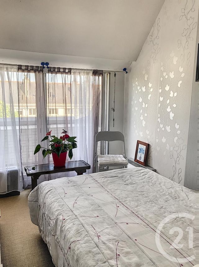 Afficher la photo en grand Appartement F3 à vendre - 3 pièces - 44.0 m2 - ST NAZAIRE - 44 - PAYS-DE-LOIRE - Century 21 By Ouest