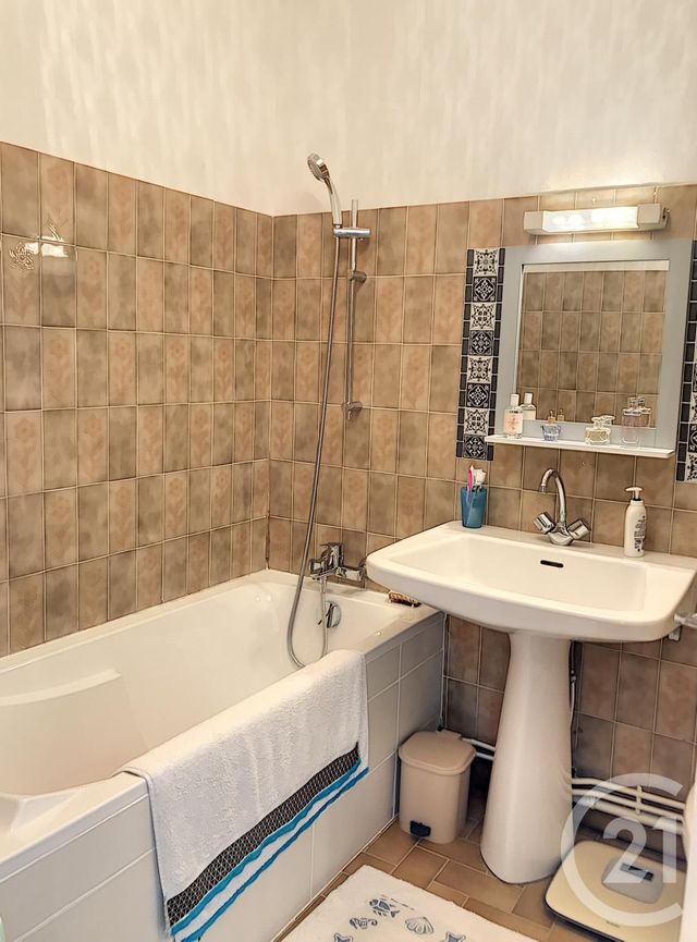 Afficher la photo en grand Appartement F3 à vendre - 3 pièces - 44.0 m2 - ST NAZAIRE - 44 - PAYS-DE-LOIRE - Century 21 By Ouest