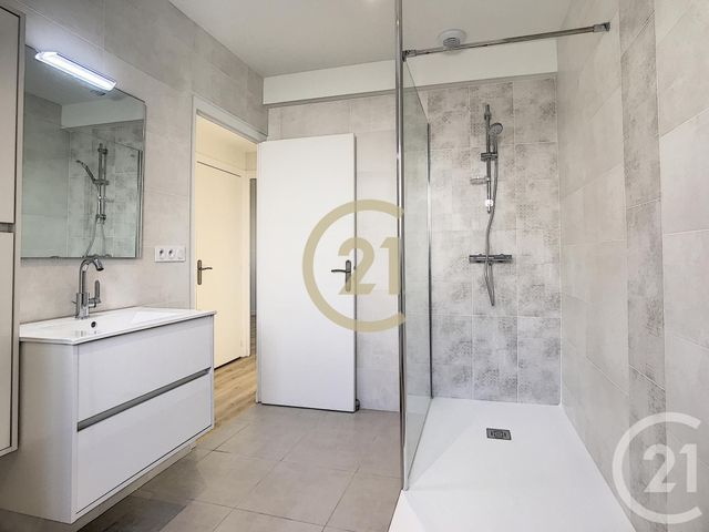 Appartement F3 à louer - 3 pièces - 81.65 m2 - ST NAZAIRE - 44 - PAYS-DE-LOIRE - Century 21 By Ouest Appartement F3 à louer - 3 pièces - 81.65 m2 - ST NAZAIRE - 44 - PAYS-DE-LOIRE - Century 21 By Ouest