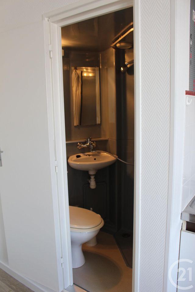 Appartement F1 à louer - 1 pièce - 18.0 m2 - ST NAZAIRE - 44 - PAYS-DE-LOIRE - Century 21 By Ouest Appartement F1 à louer - 1 pièce - 18.0 m2 - ST NAZAIRE - 44 - PAYS-DE-LOIRE - Century 21 By Ouest