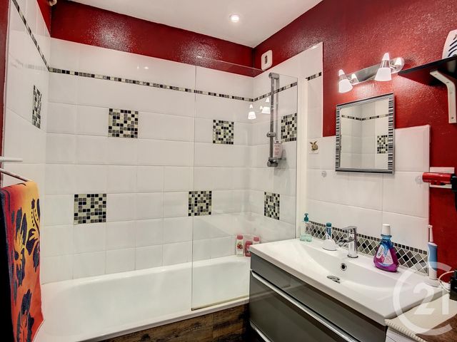 Appartement T3 à vendre - 4 pièces - 79.06 m2 - ST NAZAIRE - 44 - PAYS-DE-LOIRE - Century 21 By Ouest