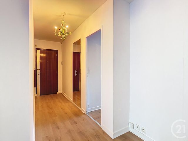Afficher la photo en grand Appartement T3 à vendre - 3 pièces - 86.16 m2 - ST NAZAIRE - 44 - PAYS-DE-LOIRE - Century 21 By Ouest