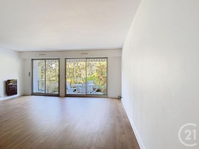 Afficher la photo en grand Appartement T3 à vendre - 3 pièces - 86.16 m2 - ST NAZAIRE - 44 - PAYS-DE-LOIRE - Century 21 By Ouest