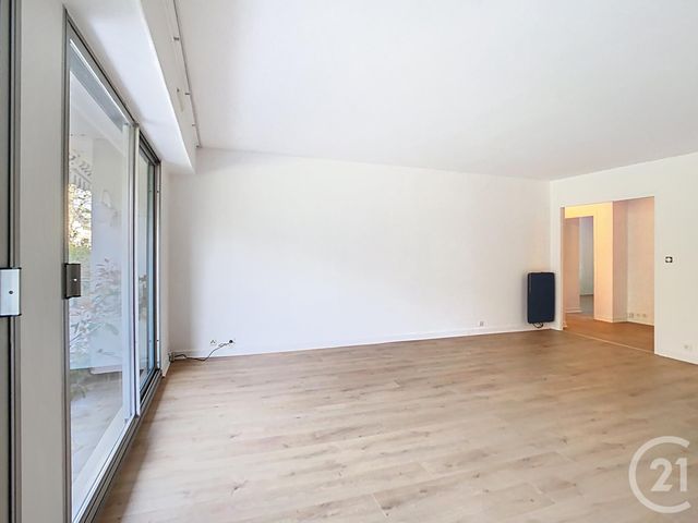 Afficher la photo en grand Appartement T3 à vendre - 3 pièces - 86.16 m2 - ST NAZAIRE - 44 - PAYS-DE-LOIRE - Century 21 By Ouest