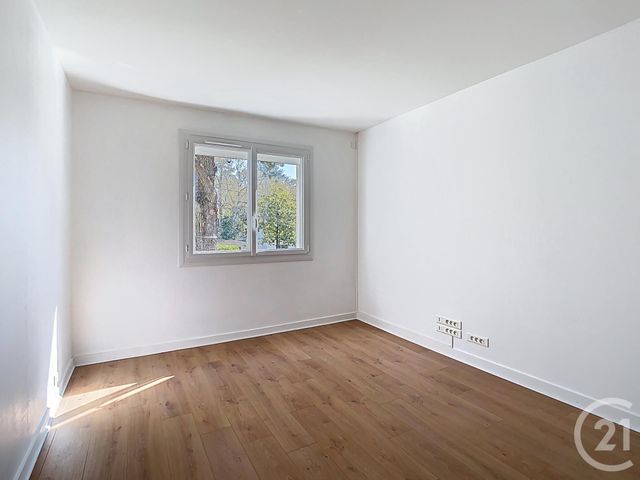 Afficher la photo en grand Appartement T3 à vendre - 3 pièces - 86.16 m2 - ST NAZAIRE - 44 - PAYS-DE-LOIRE - Century 21 By Ouest