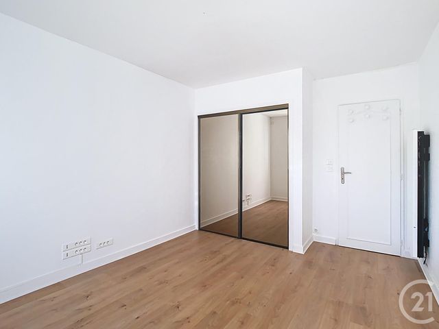Afficher la photo en grand Appartement T3 à vendre - 3 pièces - 86.16 m2 - ST NAZAIRE - 44 - PAYS-DE-LOIRE - Century 21 By Ouest