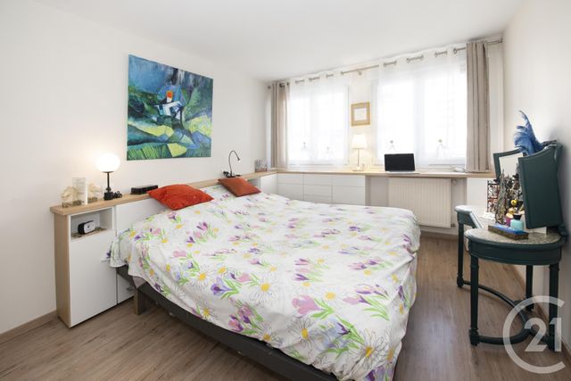 Afficher la photo en grand Appartement F3 à vendre - 3 pièces - 94.0 m2 - ST NAZAIRE - 44 - PAYS-DE-LOIRE - Century 21 By Ouest