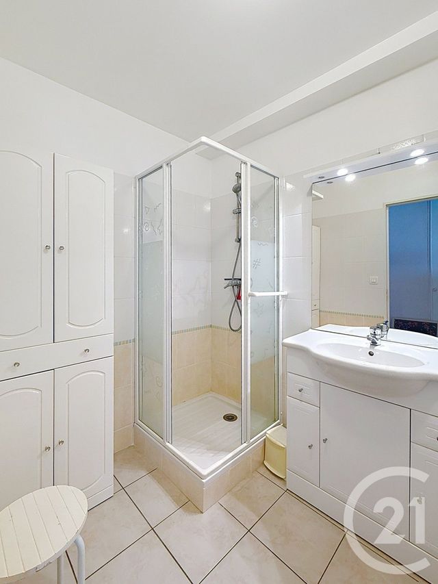 Afficher la photo en grand Appartement F3 à vendre - 3 pièces - 62.64 m2 - ST NAZAIRE - 44 - PAYS-DE-LOIRE - Century 21 By Ouest