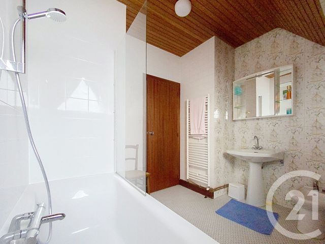 maison à vendre - 7 pièces - 167.0 m2 - ST NAZAIRE - 44 - PAYS-DE-LOIRE - Century 21 By Ouest