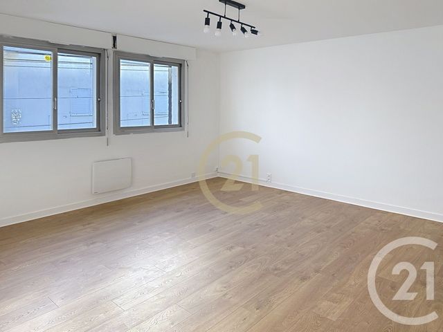 Afficher la photo en grand Appartement F3 à louer - 3 pièces - 71.95 m2 - ST NAZAIRE - 44 - PAYS-DE-LOIRE - Century 21 By Ouest