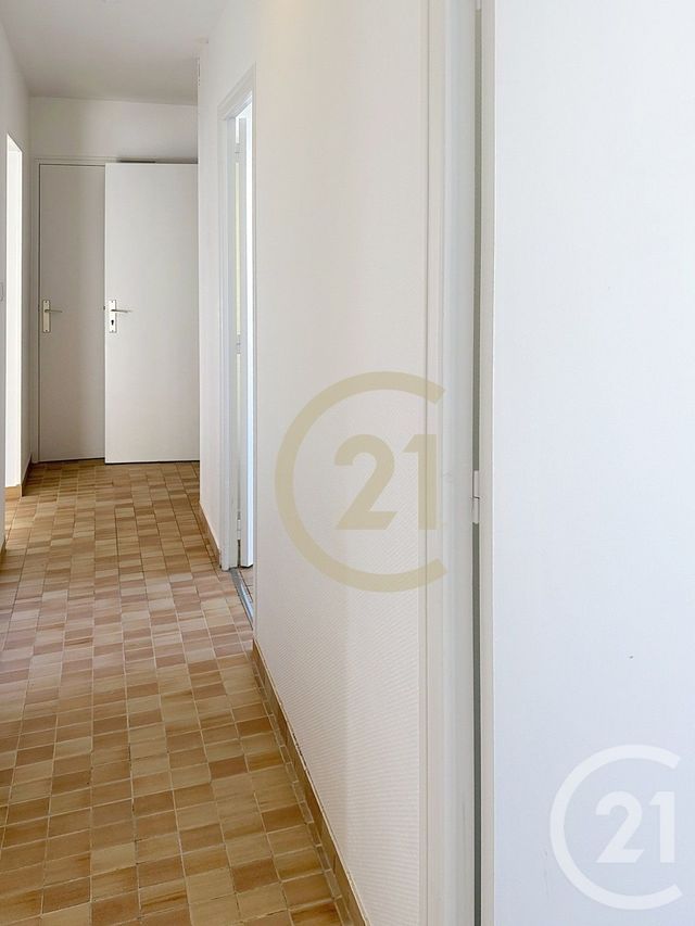 Afficher la photo en grand Appartement F3 à louer - 3 pièces - 71.95 m2 - ST NAZAIRE - 44 - PAYS-DE-LOIRE - Century 21 By Ouest