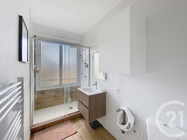 Afficher la photo en grand Appartement T3 à vendre - 3 pièces - 69.0 m2 - ST NAZAIRE - 44 - PAYS-DE-LOIRE - Century 21 By Ouest