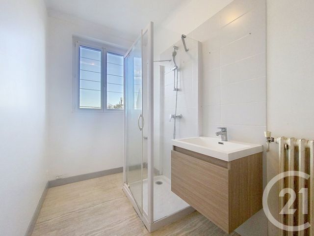 Appartement T3 à vendre - 3 pièces - 61.15 m2 - ST NAZAIRE - 44 - PAYS-DE-LOIRE - Century 21 By Ouest