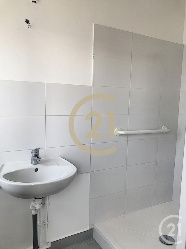 Appartement F3 à louer - 3 pièces - 62.11 m2 - ST NAZAIRE - 44 - PAYS-DE-LOIRE - Century 21 By Ouest