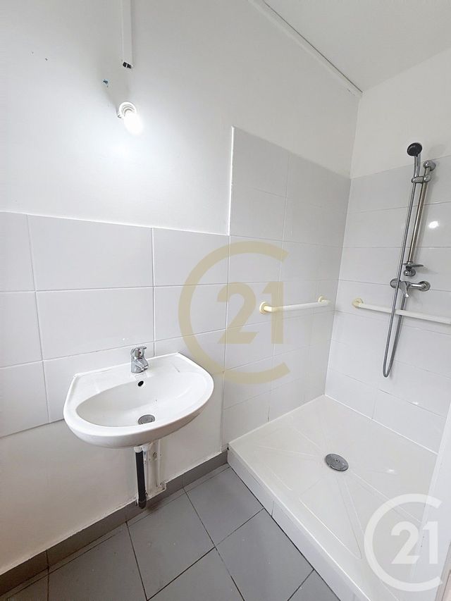 Appartement F3 à louer - 3 pièces - 62.11 m2 - ST NAZAIRE - 44 - PAYS-DE-LOIRE - Century 21 By Ouest