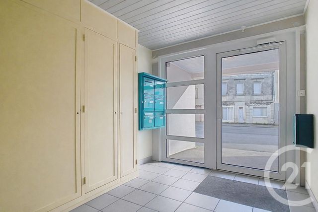 Appartement T2 à vendre - 2 pièces - 32.89 m2 - ST NAZAIRE - 44 - PAYS-DE-LOIRE - Century 21 By Ouest