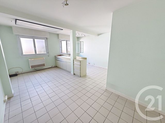 Appartement F3 à vendre - 3 pièces - 70.0 m2 - ST NAZAIRE - 44 - PAYS-DE-LOIRE - Century 21 By Ouest