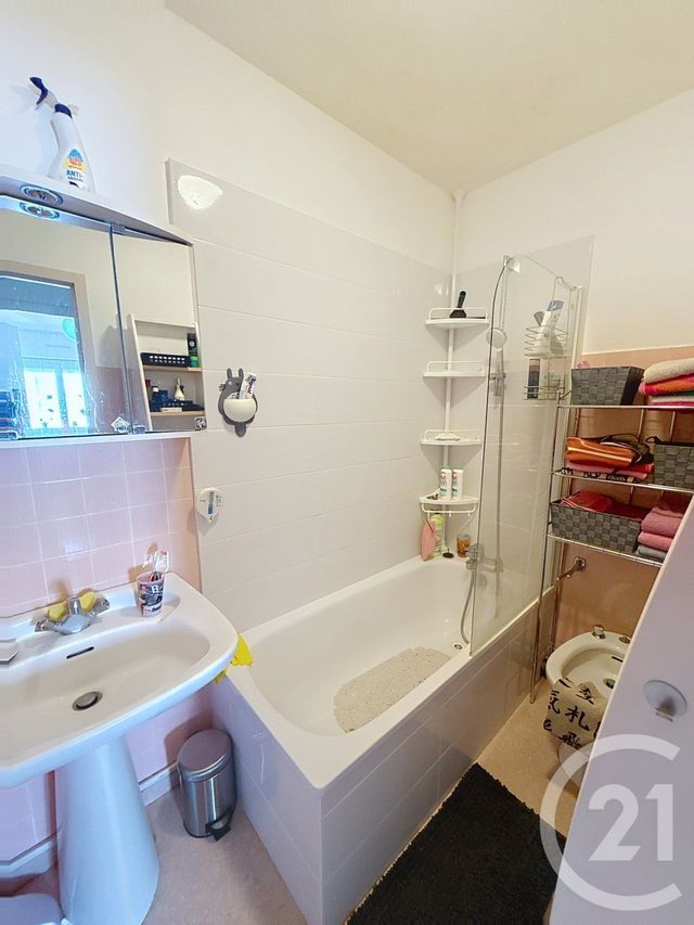Appartement F4 à vendre - 4 pièces - 77.89 m2 - ST NAZAIRE - 44 - PAYS-DE-LOIRE - Century 21 By Ouest