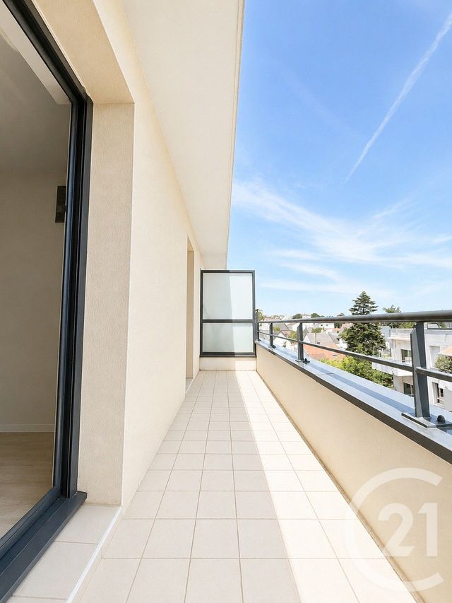 Appartement T3 à vendre - 3 pièces - 68.14 m2 - ST NAZAIRE - 44 - PAYS-DE-LOIRE - Century 21 By Ouest
