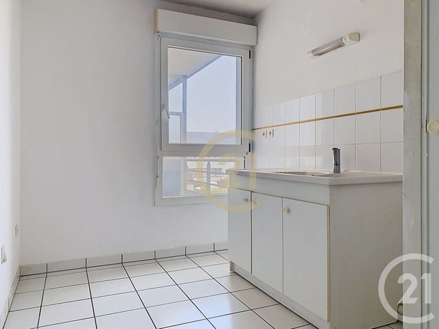 Appartement T3 à vendre - 3 pièces - 63.0 m2 - ST NAZAIRE - 44 - PAYS-DE-LOIRE - Century 21 By Ouest