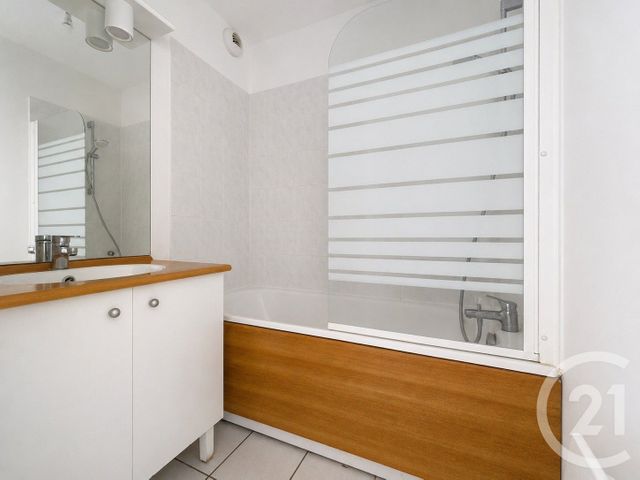 Appartement T3 à vendre - 3 pièces - 63.0 m2 - ST NAZAIRE - 44 - PAYS-DE-LOIRE - Century 21 By Ouest