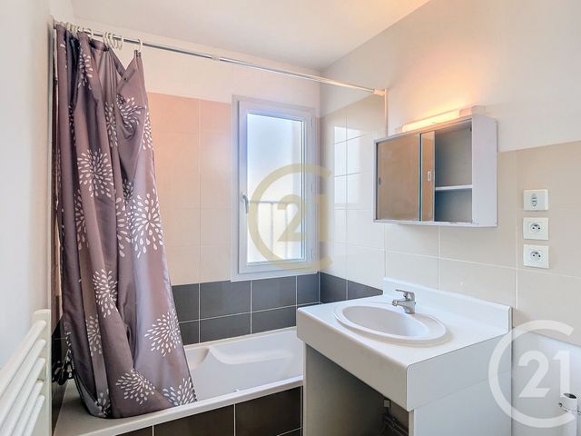 Appartement F3 à louer - 3 pièces - 60.0 m2 - ST NAZAIRE - 44 - PAYS-DE-LOIRE - Century 21 By Ouest