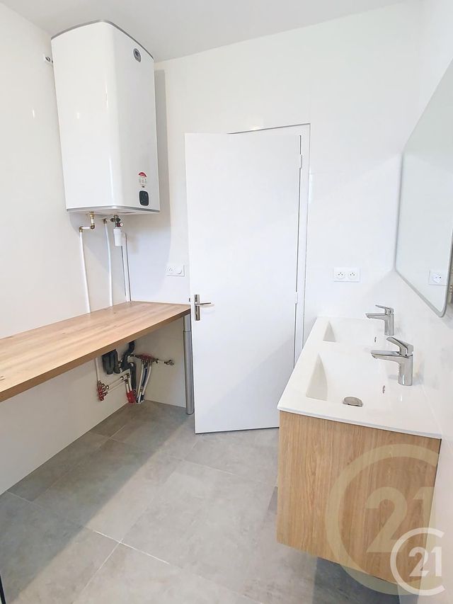 Appartement T5 à louer - 5 pièces - 83.43 m2 - ST NAZAIRE - 44 - PAYS-DE-LOIRE - Century 21 By Ouest