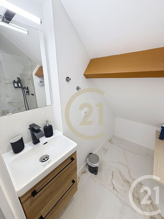 Appartement Duplex à louer - 3 pièces - 21.85 m2 - ST NAZAIRE - 44 - PAYS-DE-LOIRE - Century 21 By Ouest